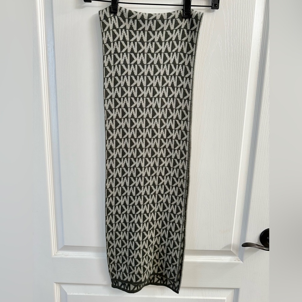 MK Scarf